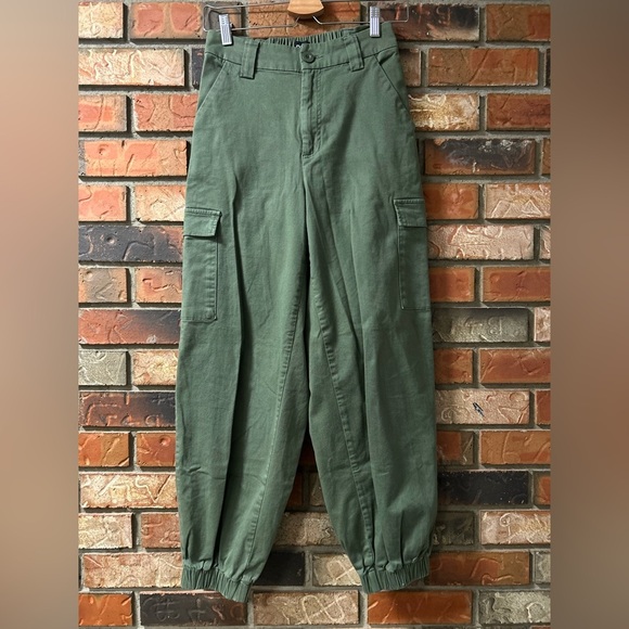 Urban Outfitters BDG High Rise Parachute Baggy Green Cargo Pants - Picture 2 of 4